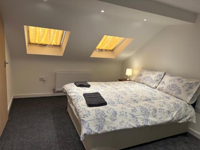 Luton Home Near Airport Private & Shared Bathroom Option Exteriör bild
